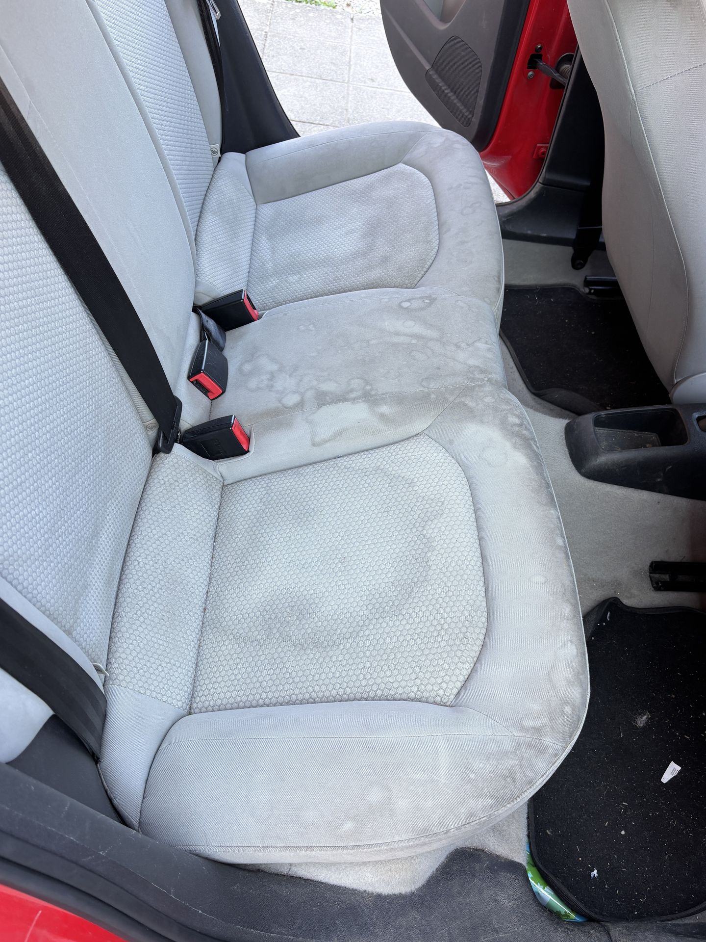 CleanTouch - Nettoyage intérieur voiture - Siège auto CleanTouch - Nettoyage intérieur voiture - Siège auto