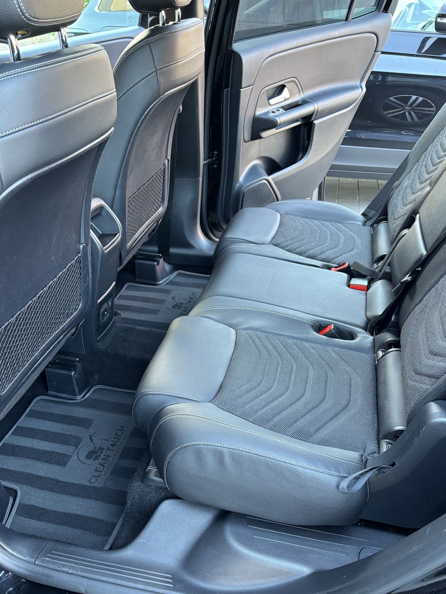 CleanTouch - Nettoyage intérieur voiture - Siège auto CleanTouch - Nettoyage intérieur voiture - Siège auto